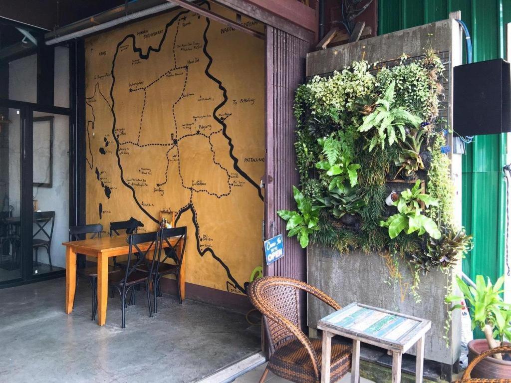 斯里川恩酒店 董里 外观 照片